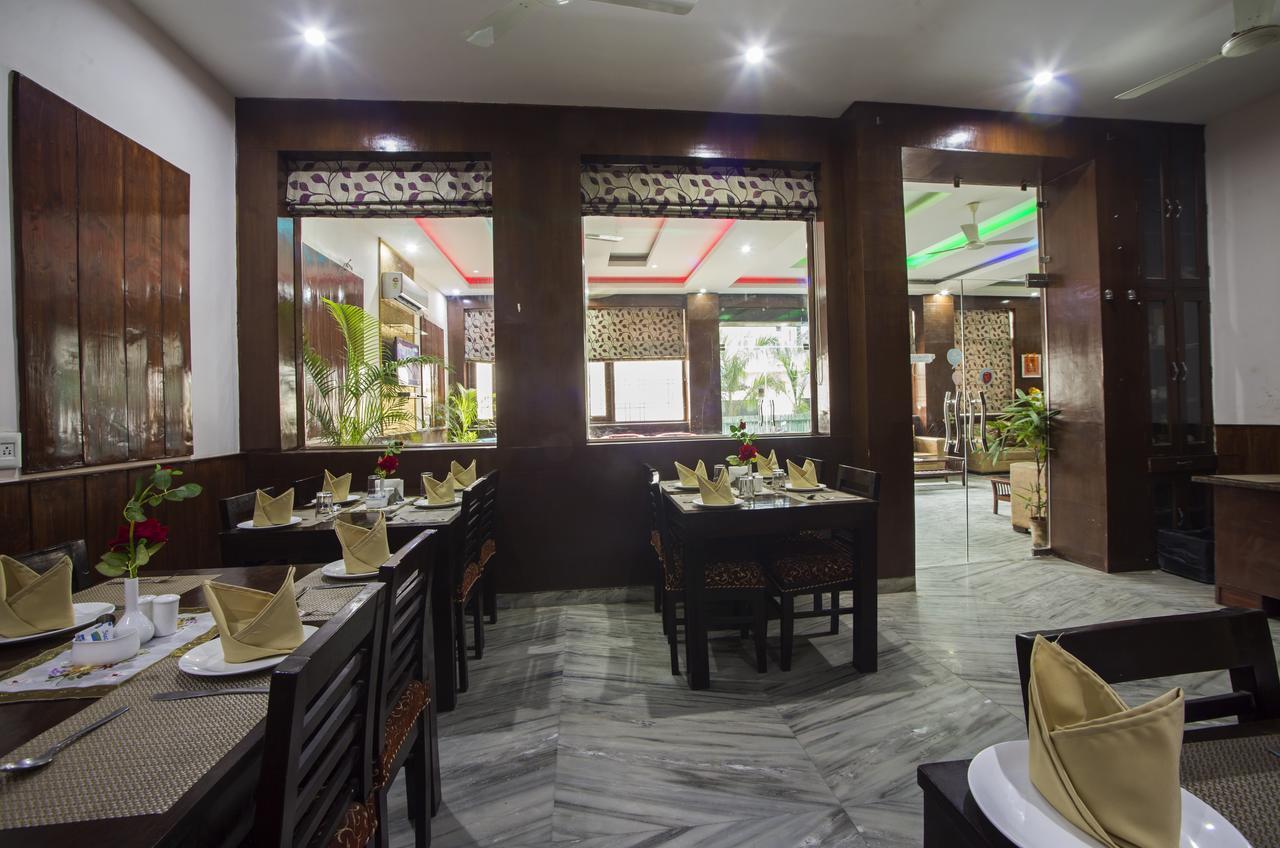 橄榄和布鲁机场酒店 新德里 外观 照片